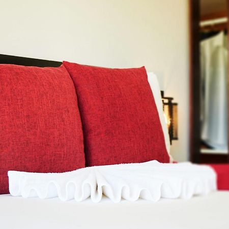 Laha Hotel Maun Ngoại thất bức ảnh