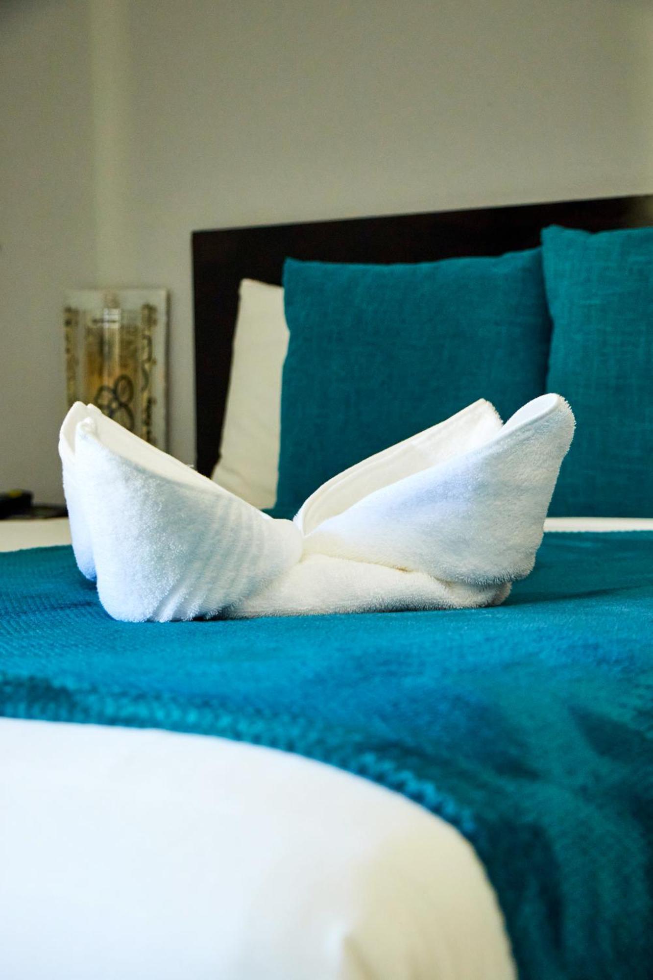 Laha Hotel Maun Ngoại thất bức ảnh