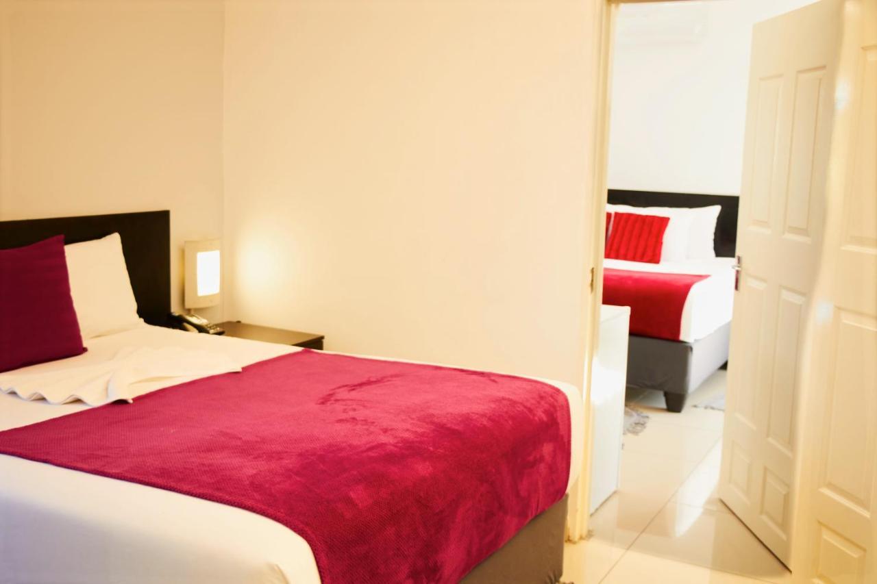 Laha Hotel Maun Ngoại thất bức ảnh