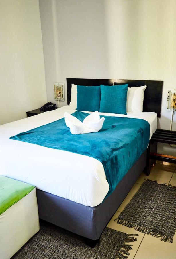 Laha Hotel Maun Ngoại thất bức ảnh