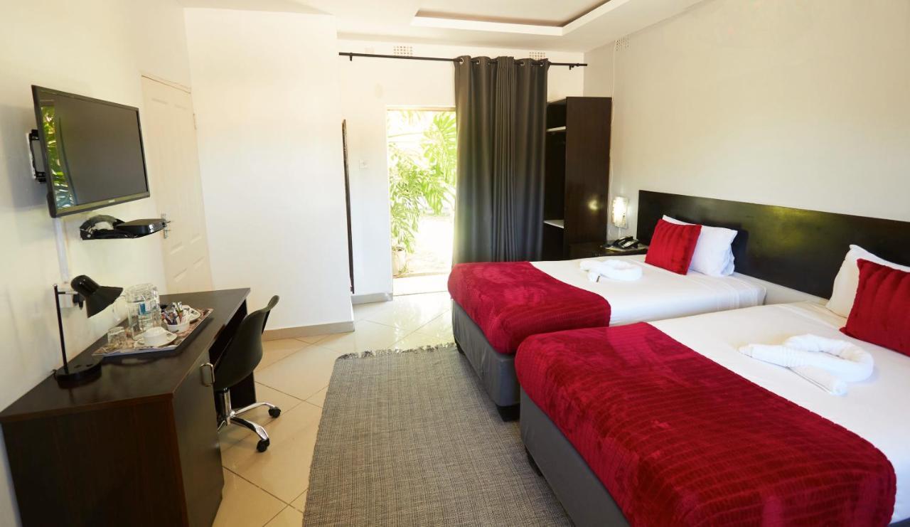 Laha Hotel Maun Ngoại thất bức ảnh