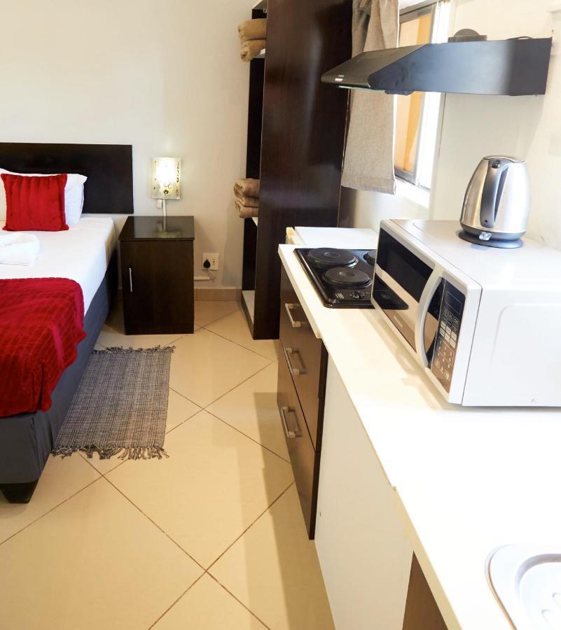 Laha Hotel Maun Ngoại thất bức ảnh