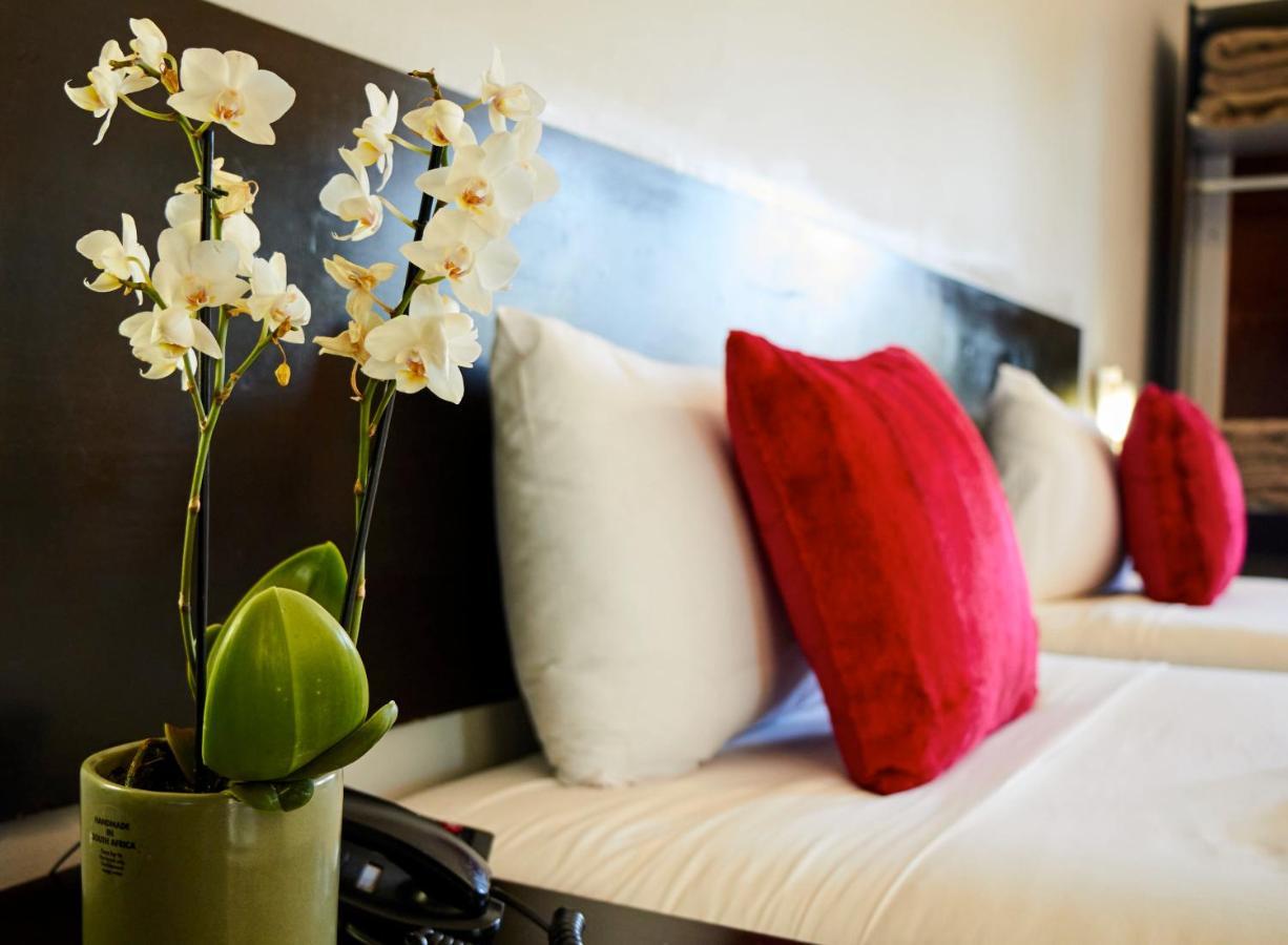 Laha Hotel Maun Ngoại thất bức ảnh
