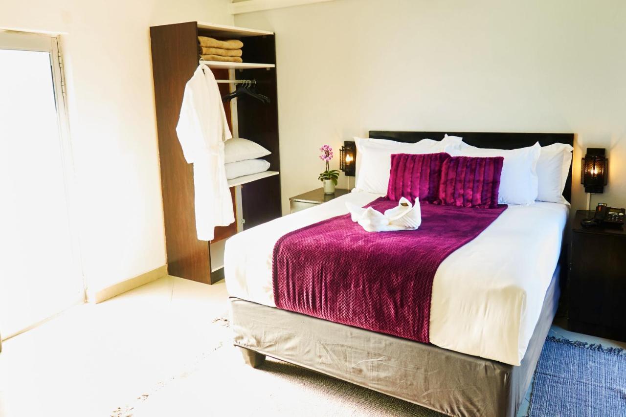 Laha Hotel Maun Ngoại thất bức ảnh