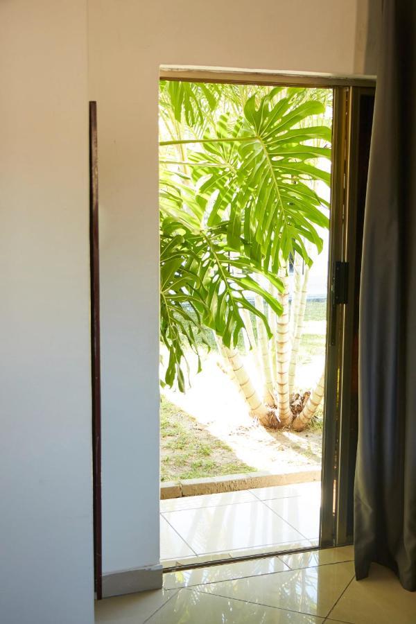 Laha Hotel Maun Ngoại thất bức ảnh